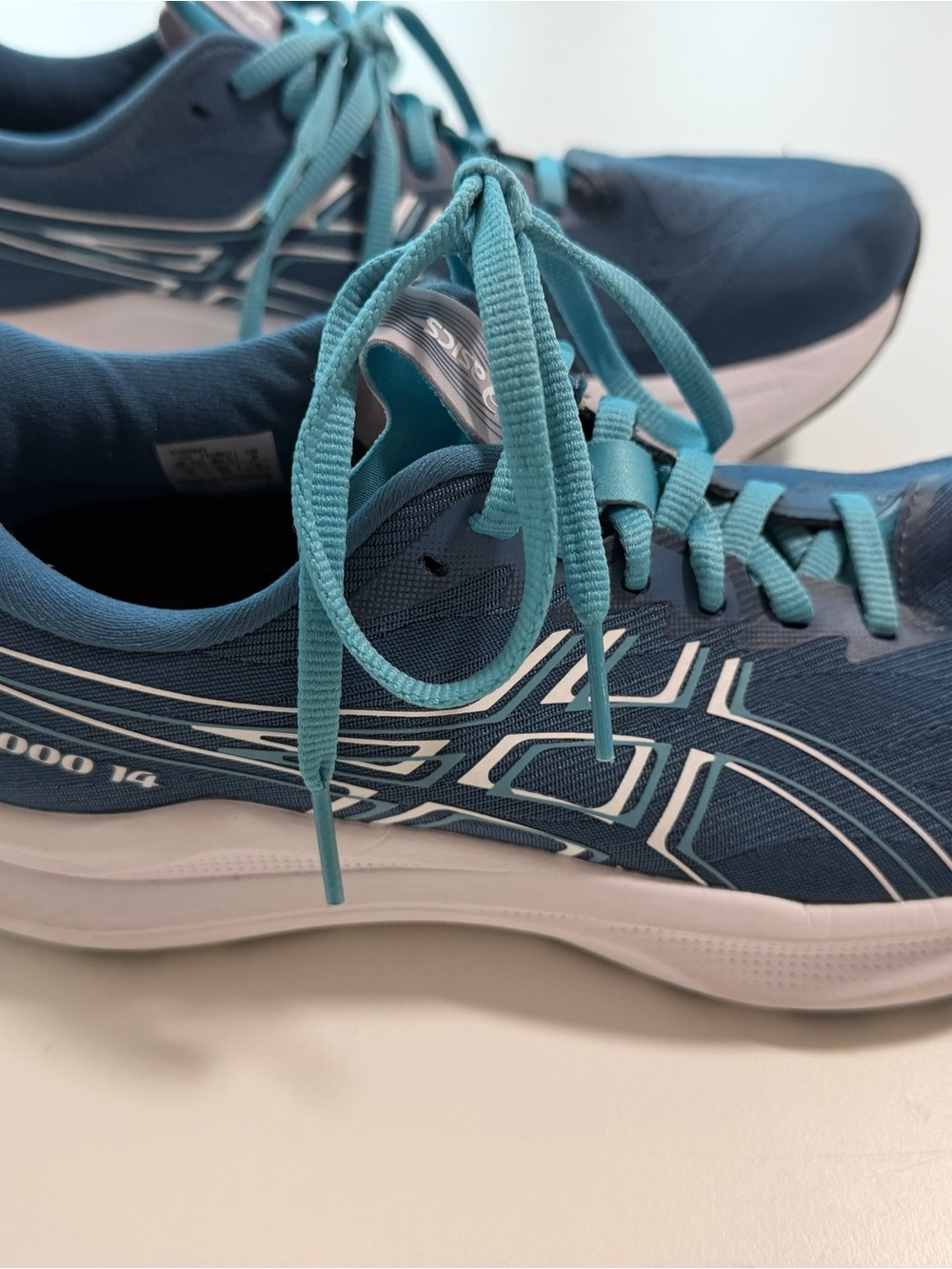 Asics Women's Teal and White Athletic Running Shoes GT2000 14